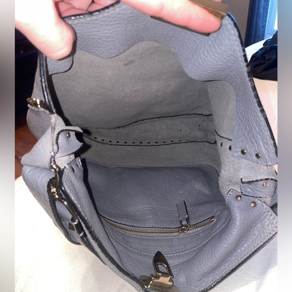 Valentino adjustable leather crossbody Preloved - Picture 3 of 8